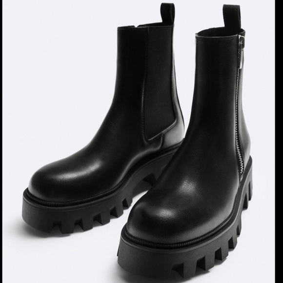🆕 2024 ZARA CHUNKY SOLE ZIPPER COMBAT BOOTS - Picture 2 of 4